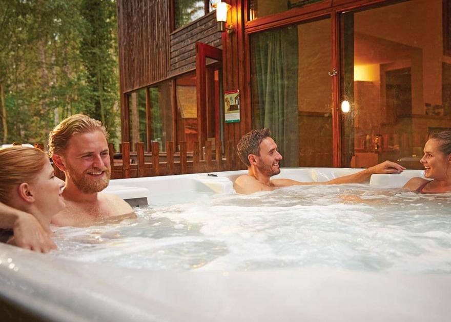 Golden Oak Hideaway Lochside 1