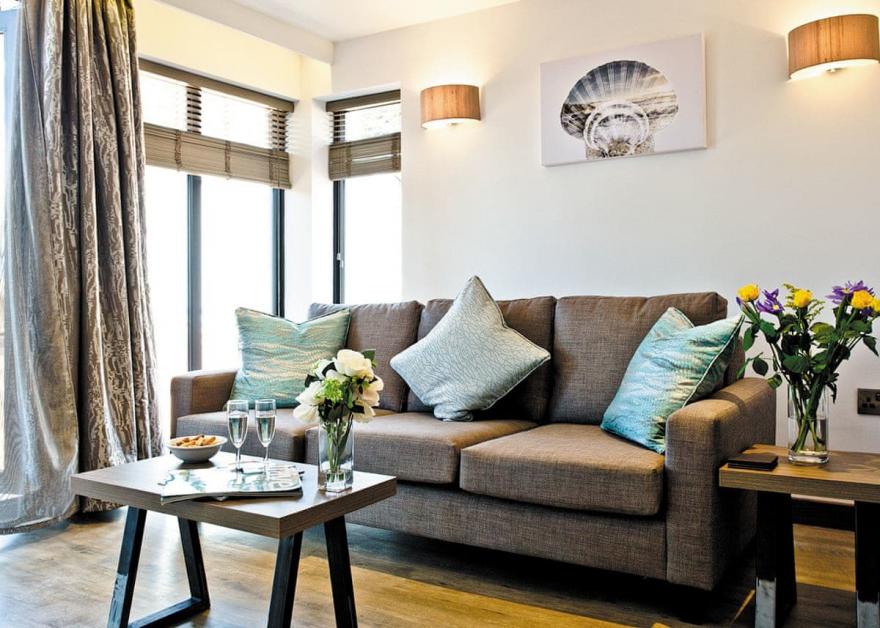 Courtyard Lodge 3 Spa (Sleeps 5)