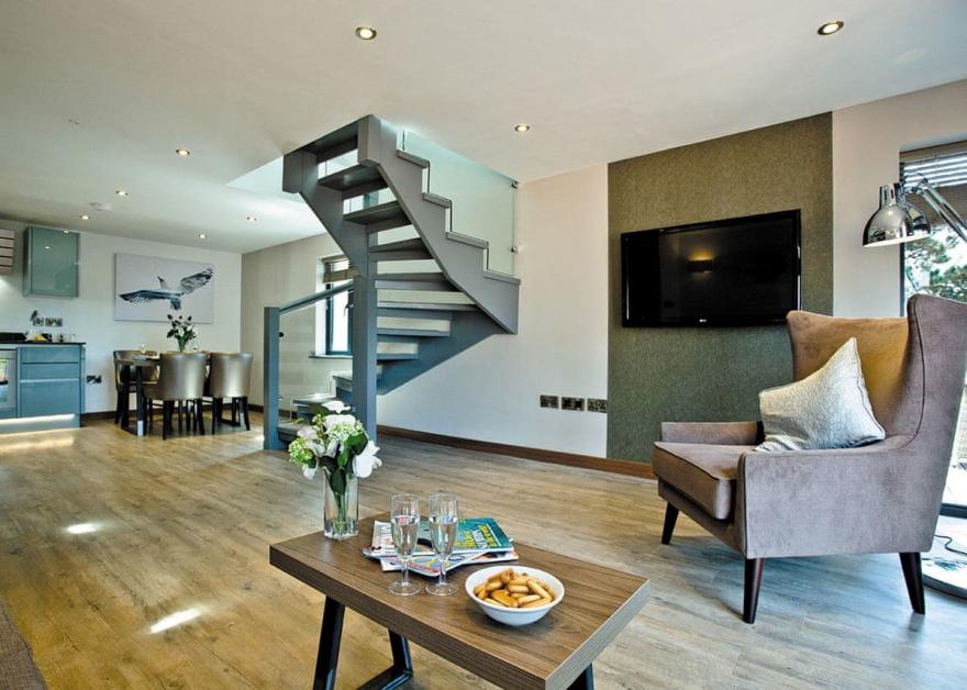 Courtyard Lodge 3 Spa (Sleeps 5)