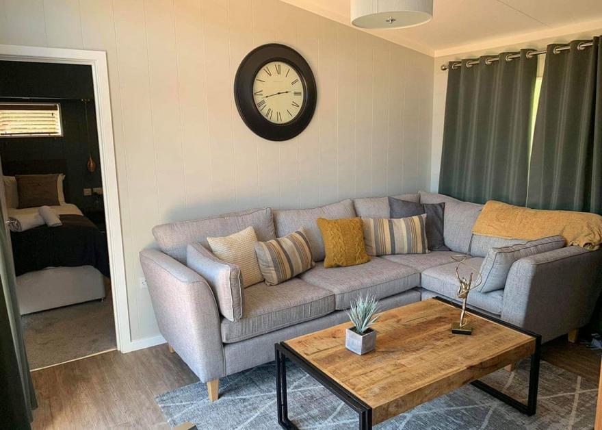 Hallmark Holiday Home 4 HT Platinum