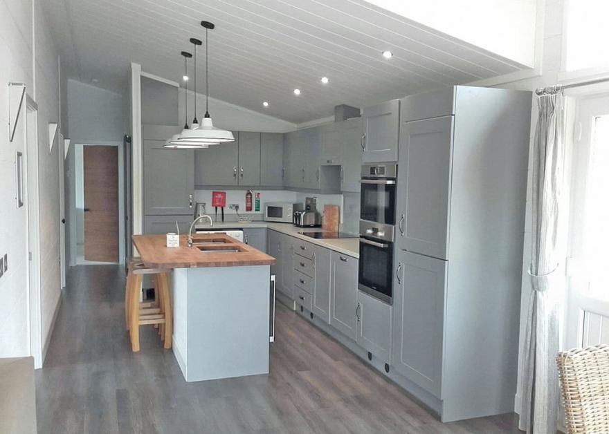 Country Lodge Eight VIP Platinum