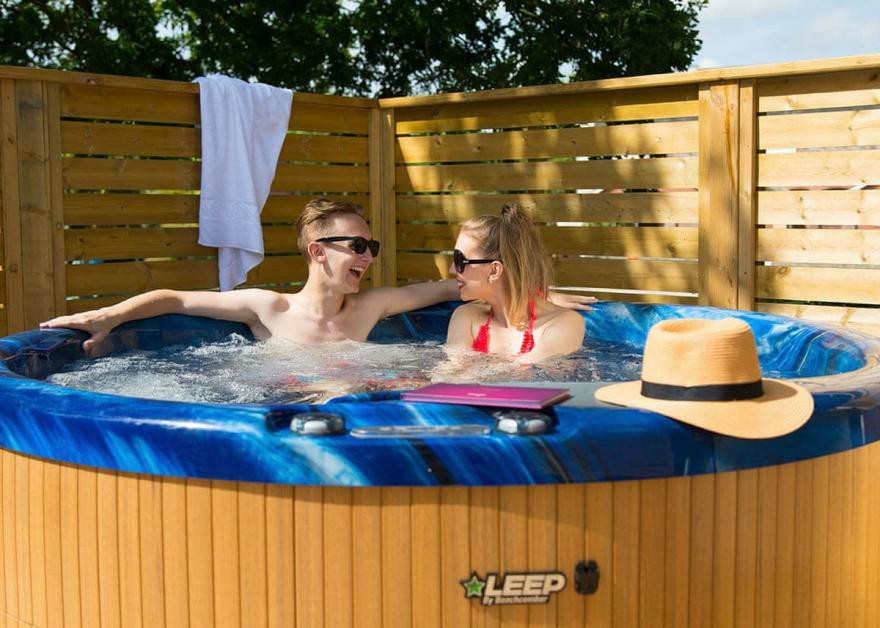 Signature Premier 6 Plus (Pet Friendly)