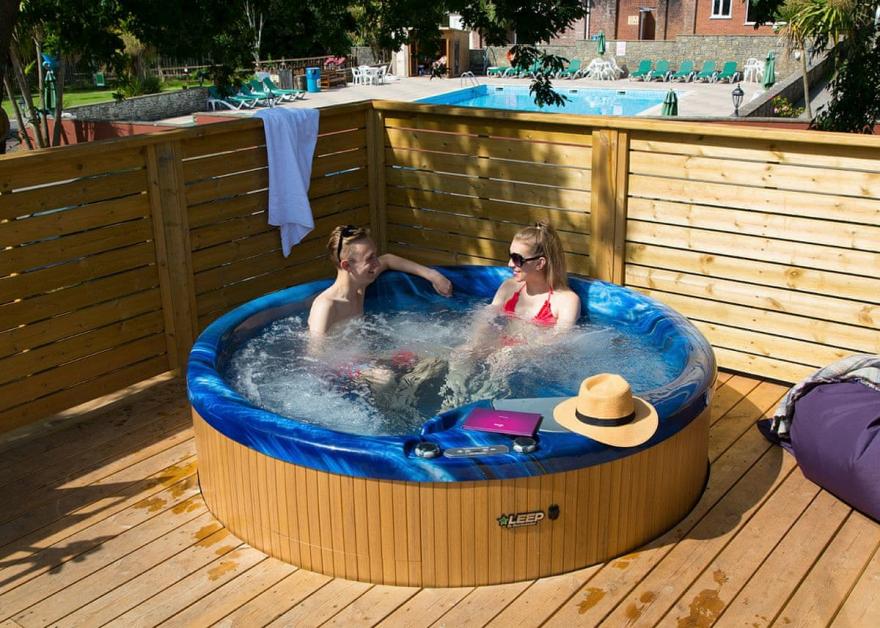 Signature Premier 6 Plus (Pet Friendly)