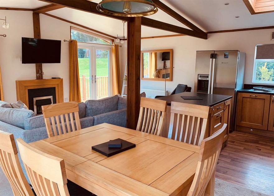 Country Lodge Six VIP