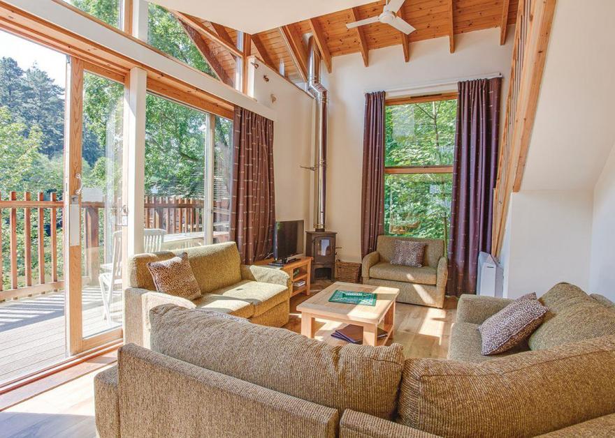 Keldy Golden Oak Treehouse