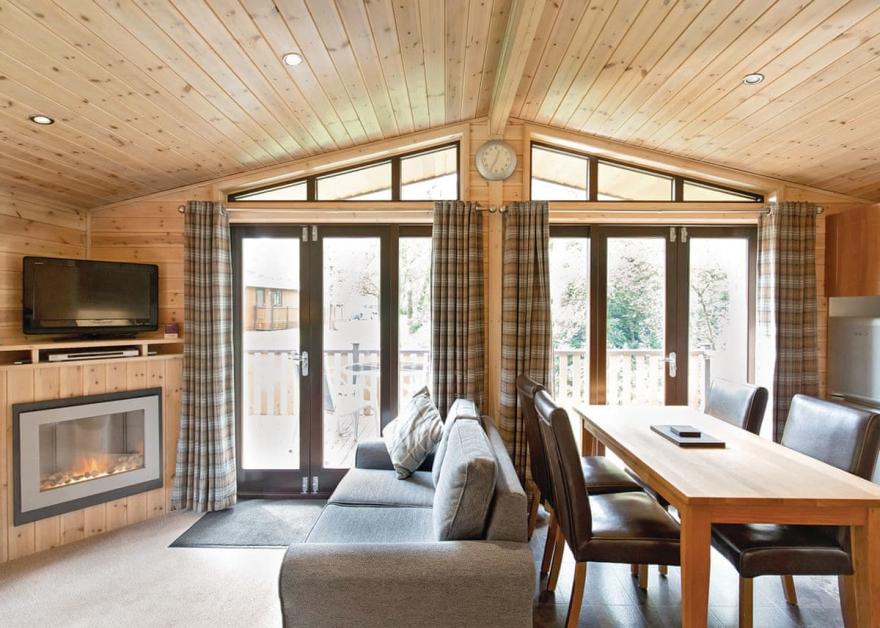 Haddon Classic Skyline 2 Spa