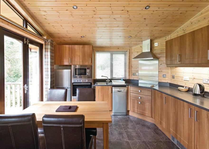 Haddon Classic Skyline 2 Spa