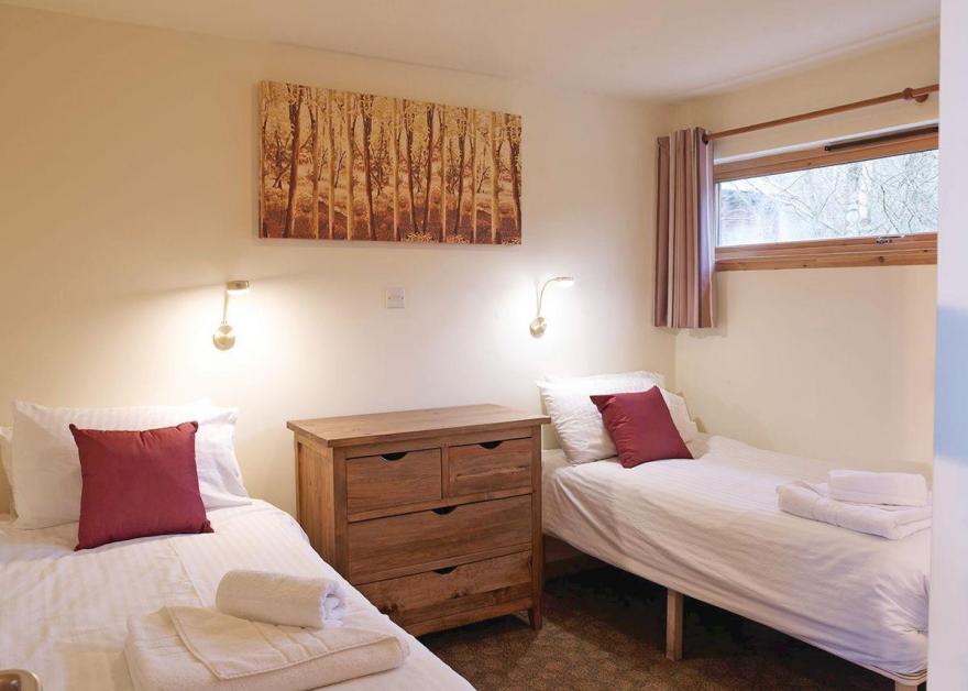 Strathyre Golden Oak 3