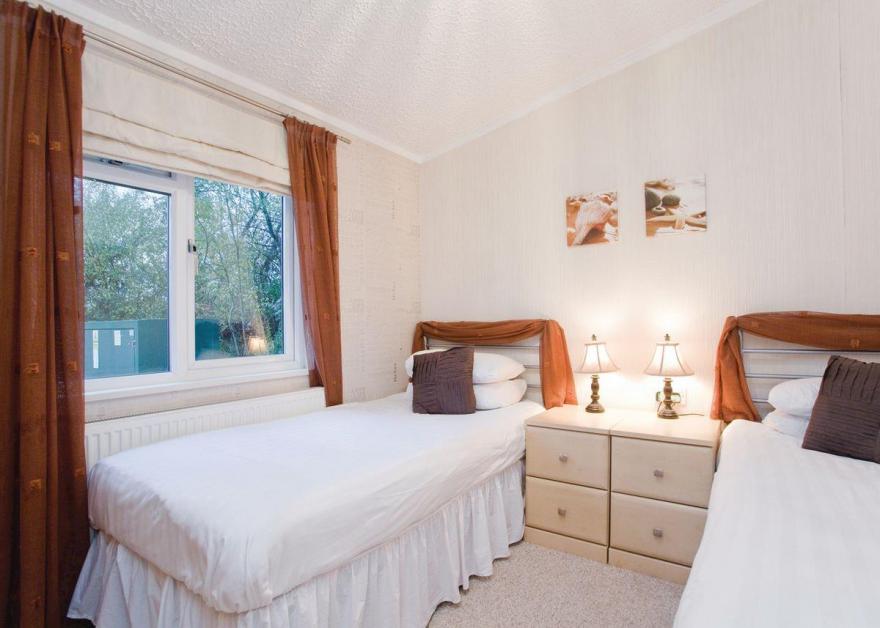 Country Lodge Six VIP