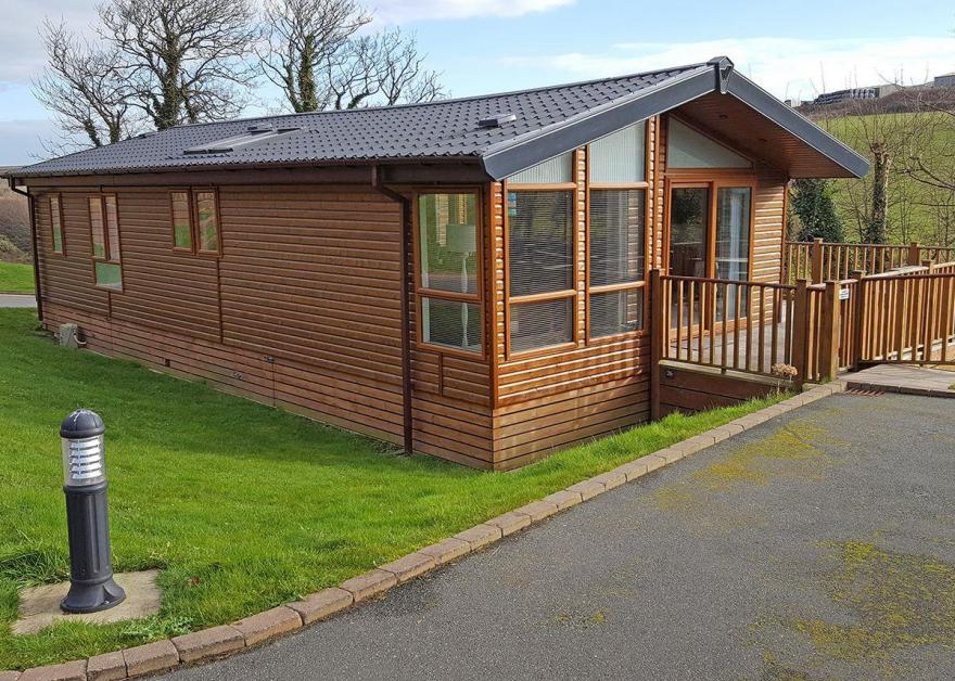 Country Lodge Four Platinum