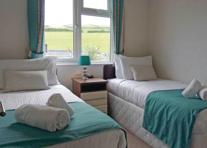 Country Lodge Six Platinum