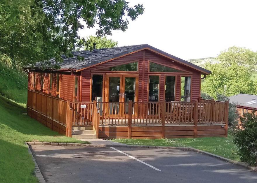 Country Lodge Six Platinum