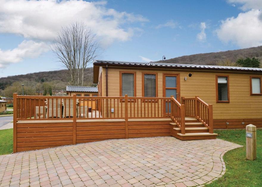 Axbridge Lodge Premier