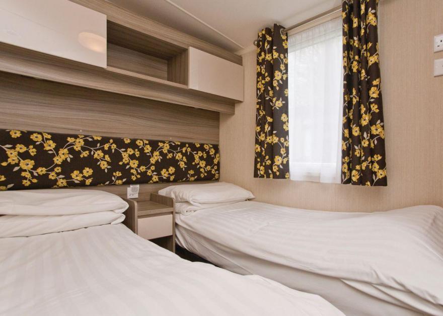 Hengar Waterside Cabin