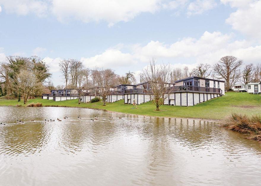 Hengar Waterside Cabin