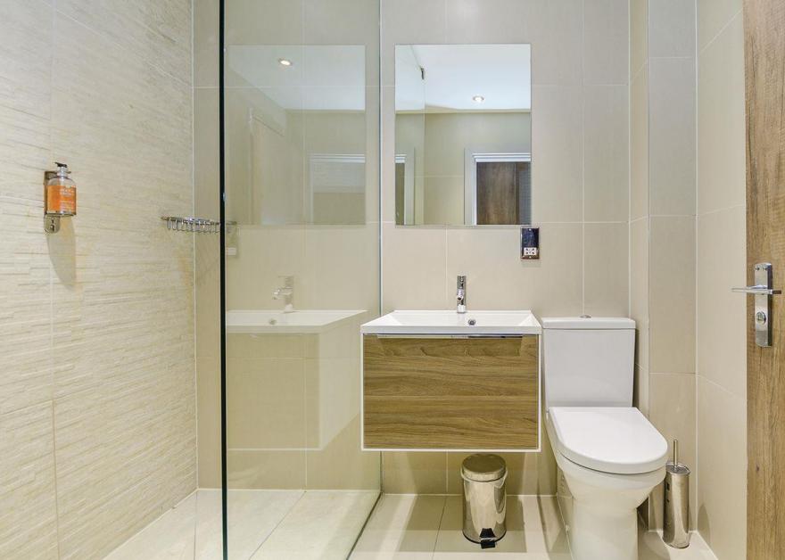 Millington Deluxe Lodge