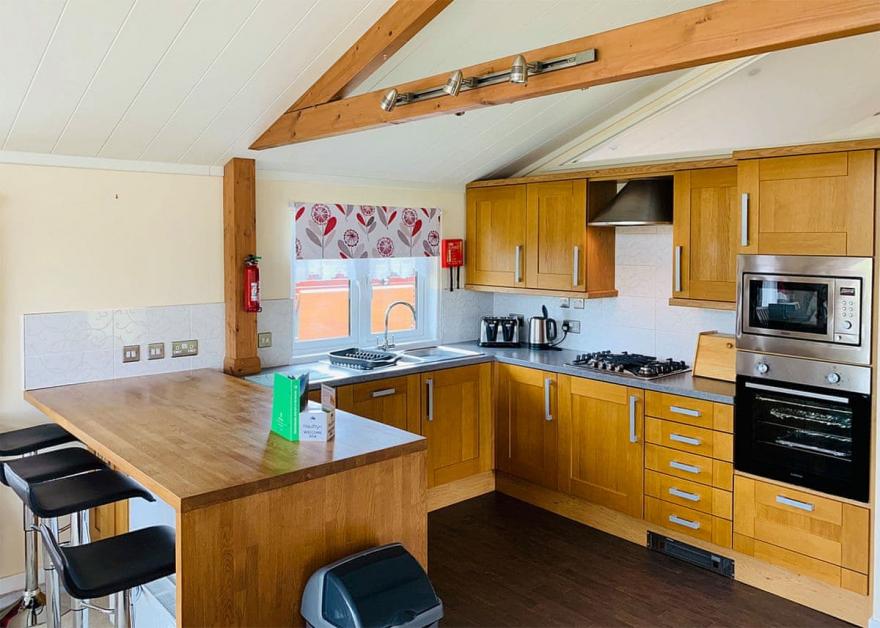 Country Lodge Four Platinum