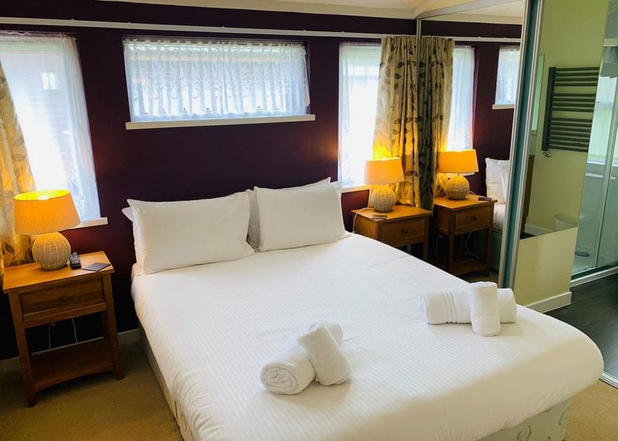 Country Lodge Four Platinum