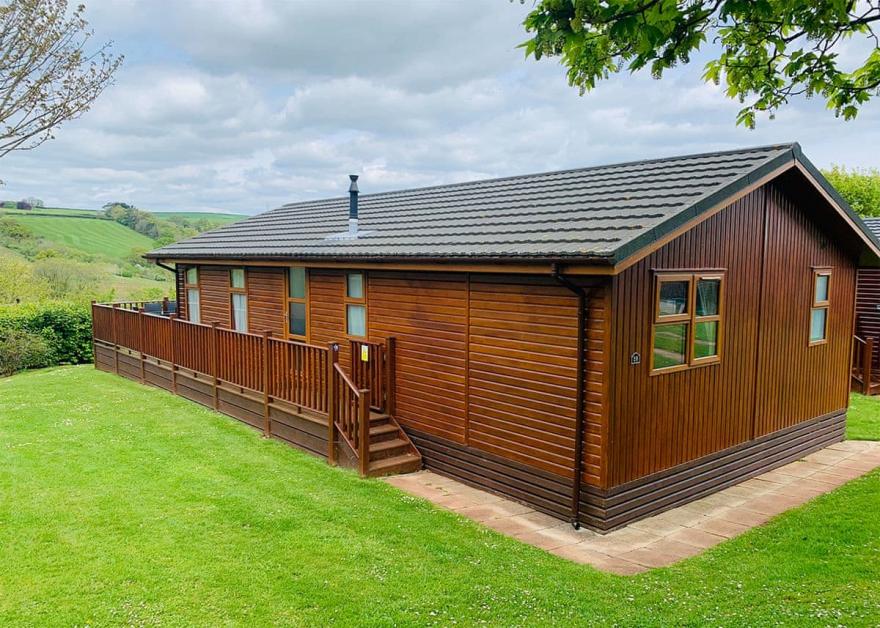 Country Lodge Four Platinum