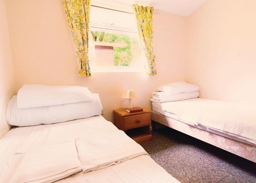 Statement Chalet 2 (sleeps 6)