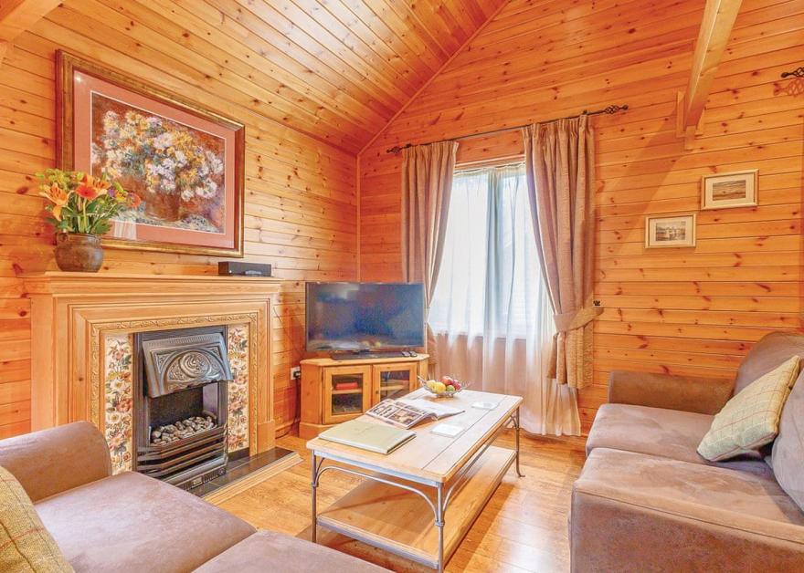 Falkner Watersedge Lodge