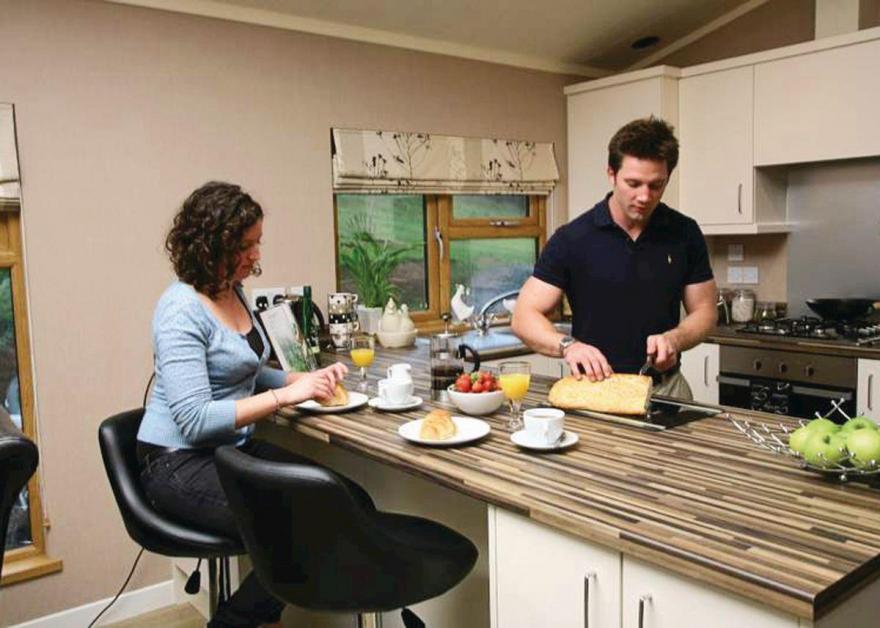 Lakeside Escape Lodge Pet - A