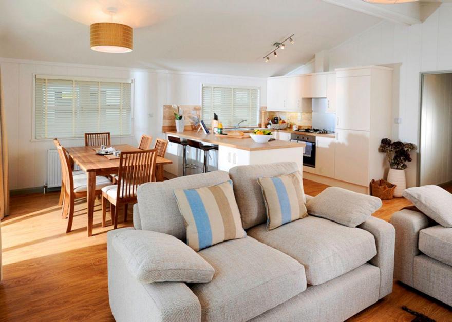 Lakeside Retreat Lodge Pet