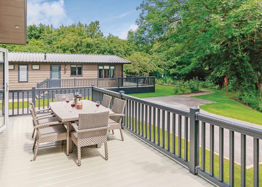 Hartfield Watersedge Lodge