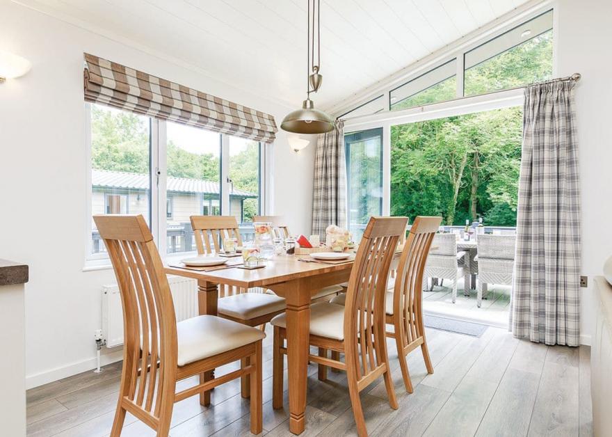 Hartfield Watersedge Lodge