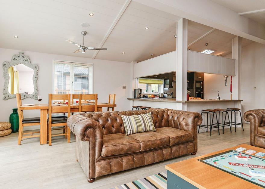 Brunel Premier 3 Lodge Elegance