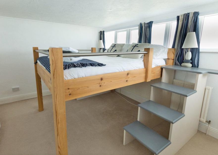 The Lookout Apartment