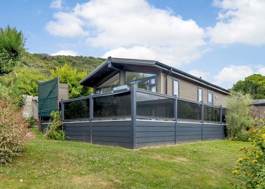 Harbour Premier Lodge