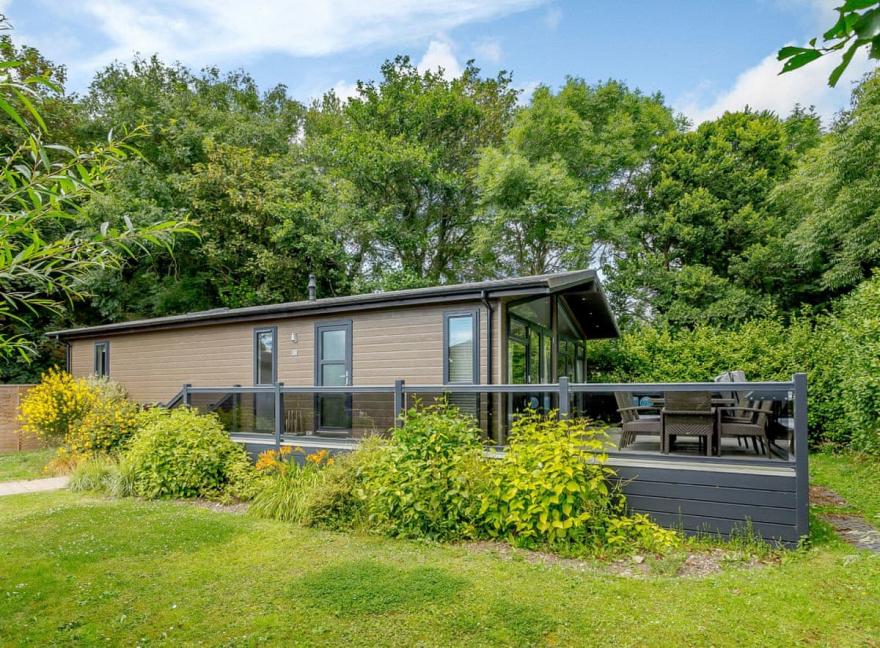 Marconi Premier Lodge