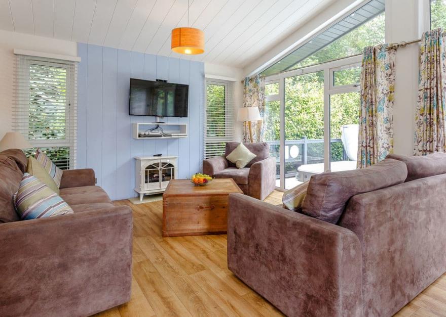 Marconi Premier Lodge