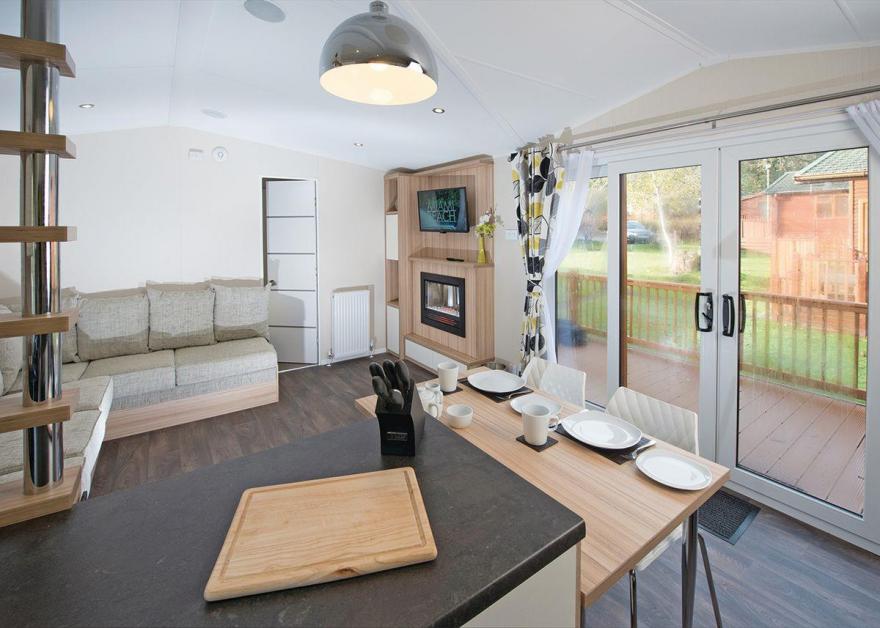 SI 2 Bed Platinum Caravan Lodge