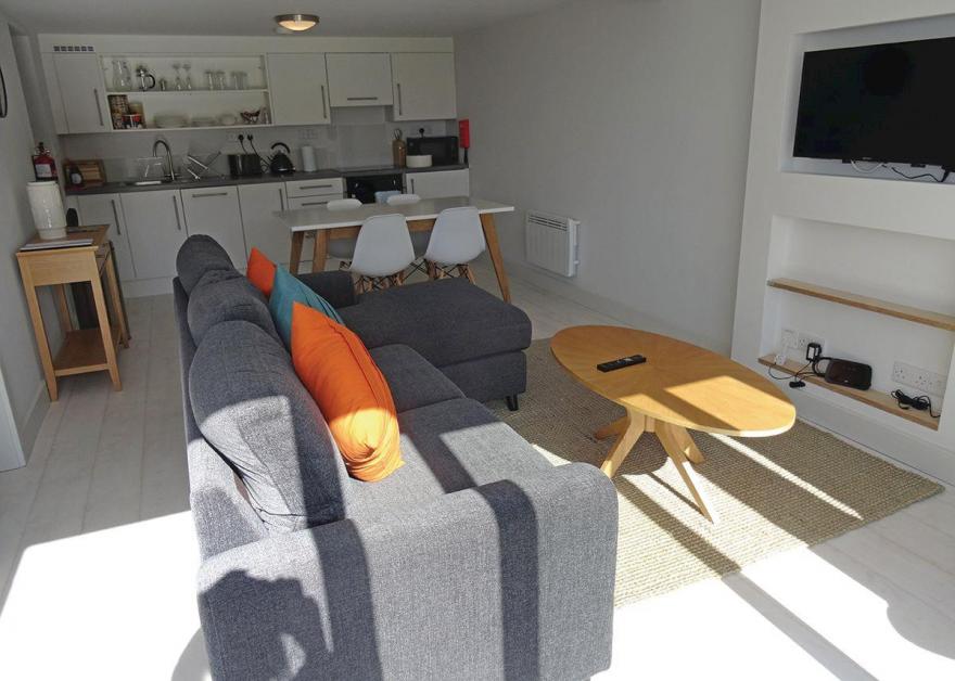 Hillside Apartment 2