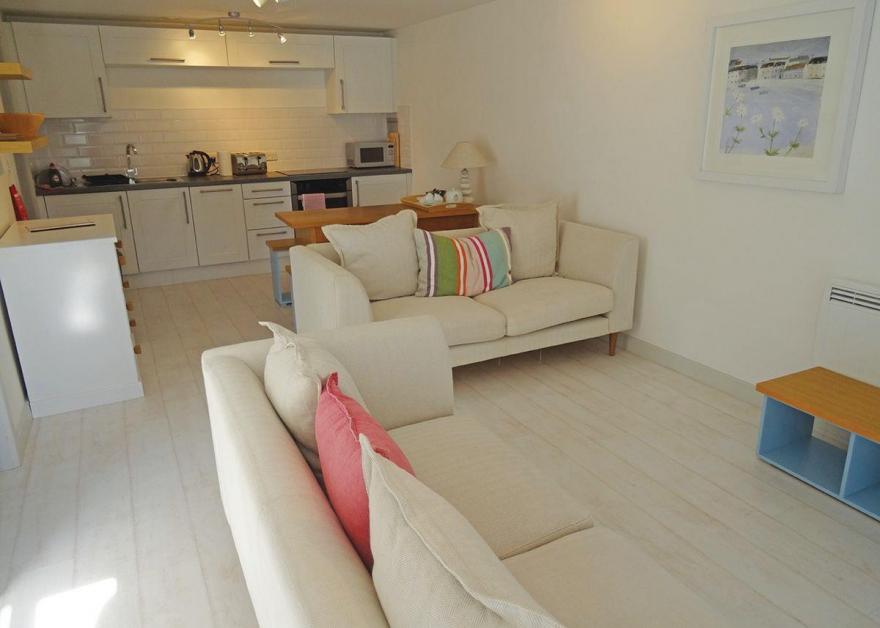 Hillside Apartment 2T