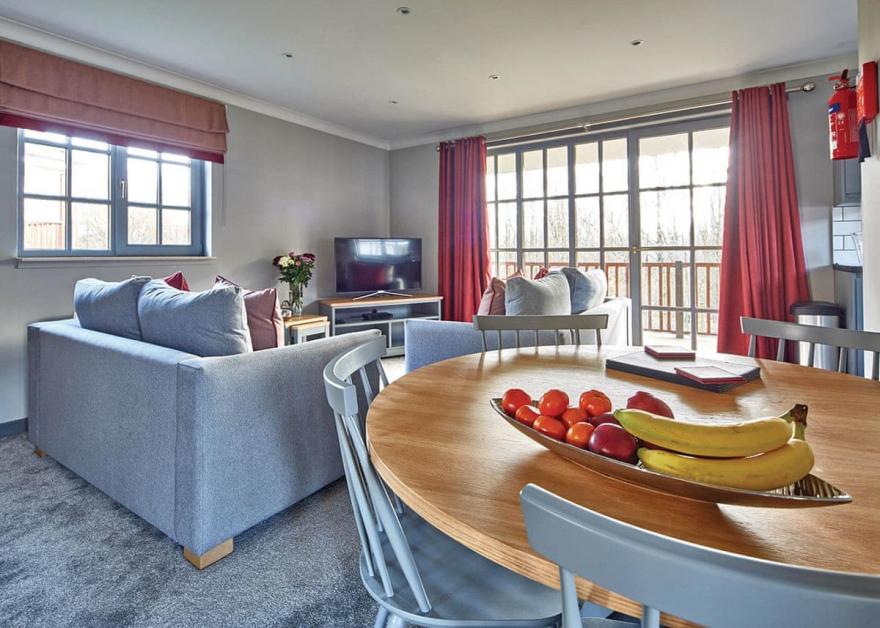 Arran Lodge (hot tub)