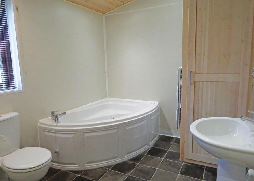 Haddon Classic Skyline 1