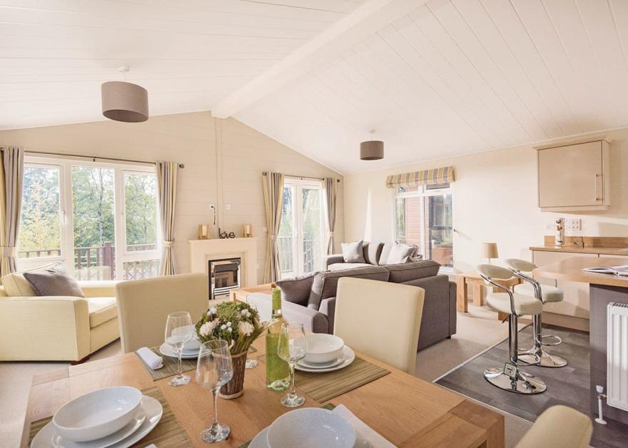 Country Lodge Six Platinum