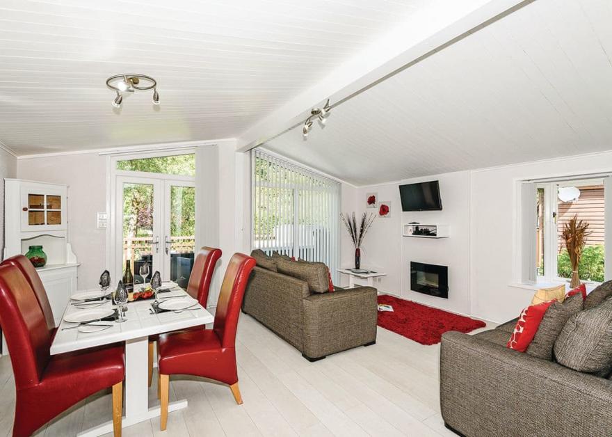 Lakeland Lodge 4 Plus