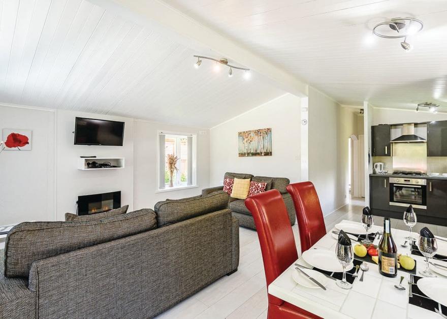 Lakeland Lodge 4 Plus