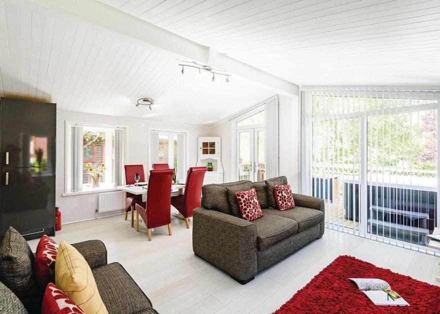 Lakeland Lodge 4 Plus