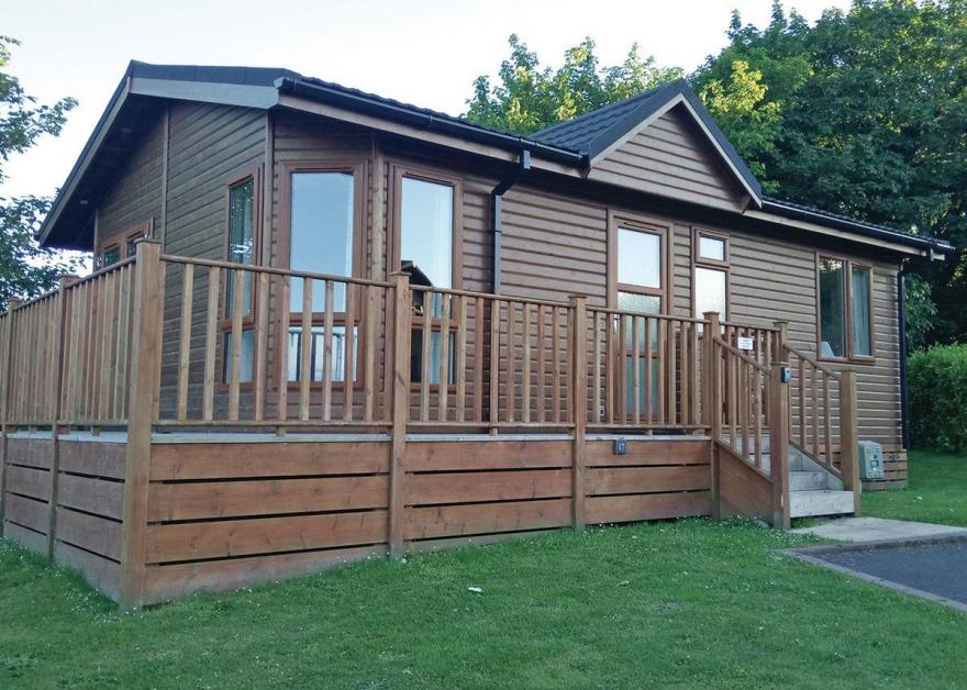 Country Holiday Home Four Platinum