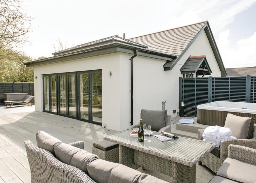 Cornish Lodge
