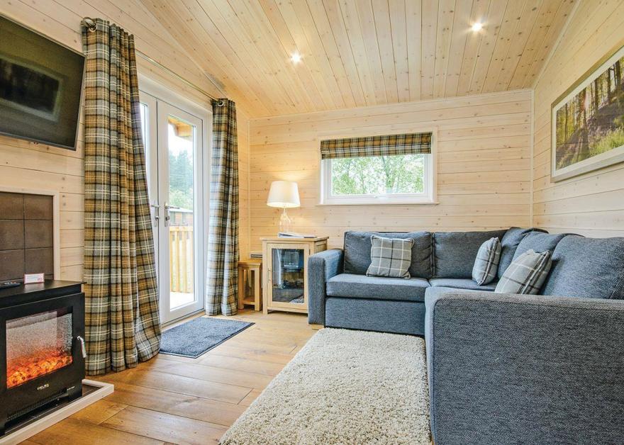 Chatsworth Elite Vogue 1