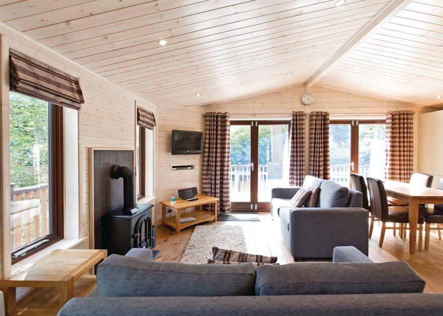 Chatsworth Elite Vogue 2