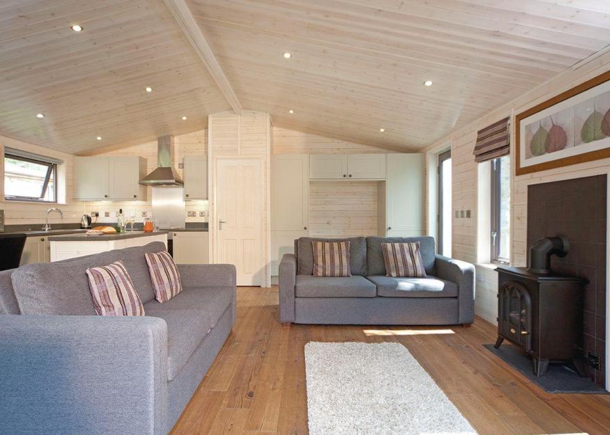 Chatsworth Elite Vogue 3