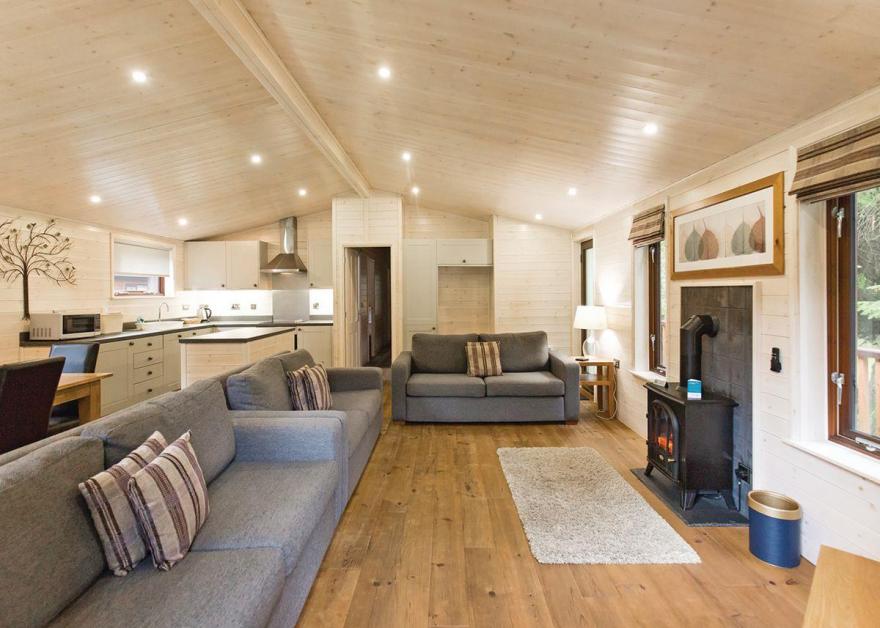 Chatsworth Elite Vogue 4