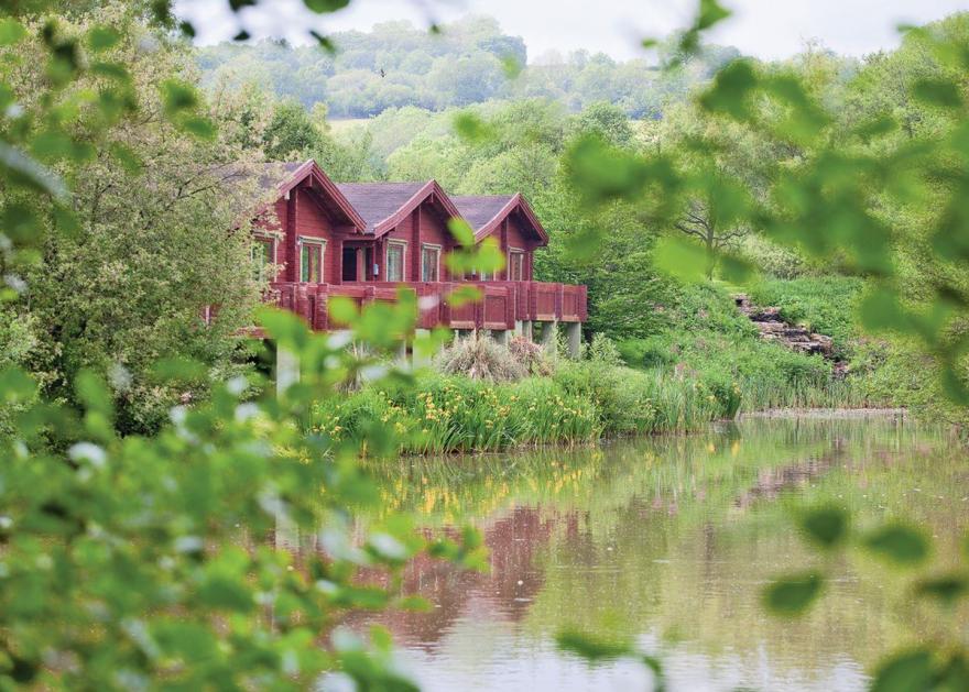 Otter Island Lodge with Hot Tub